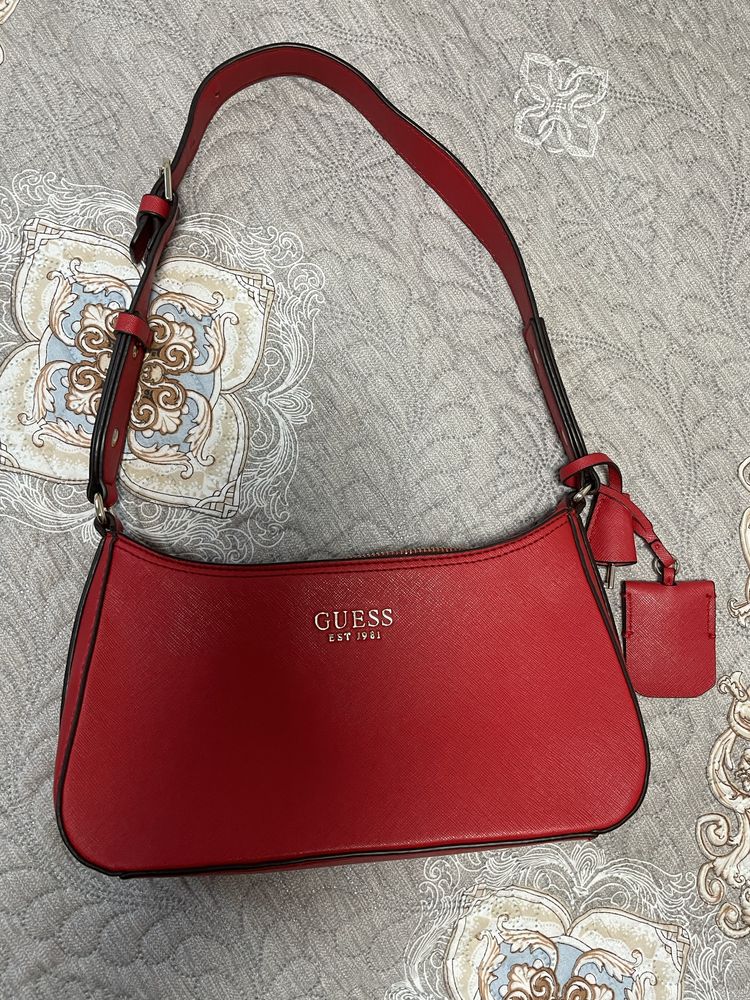 Сумка багет Guess