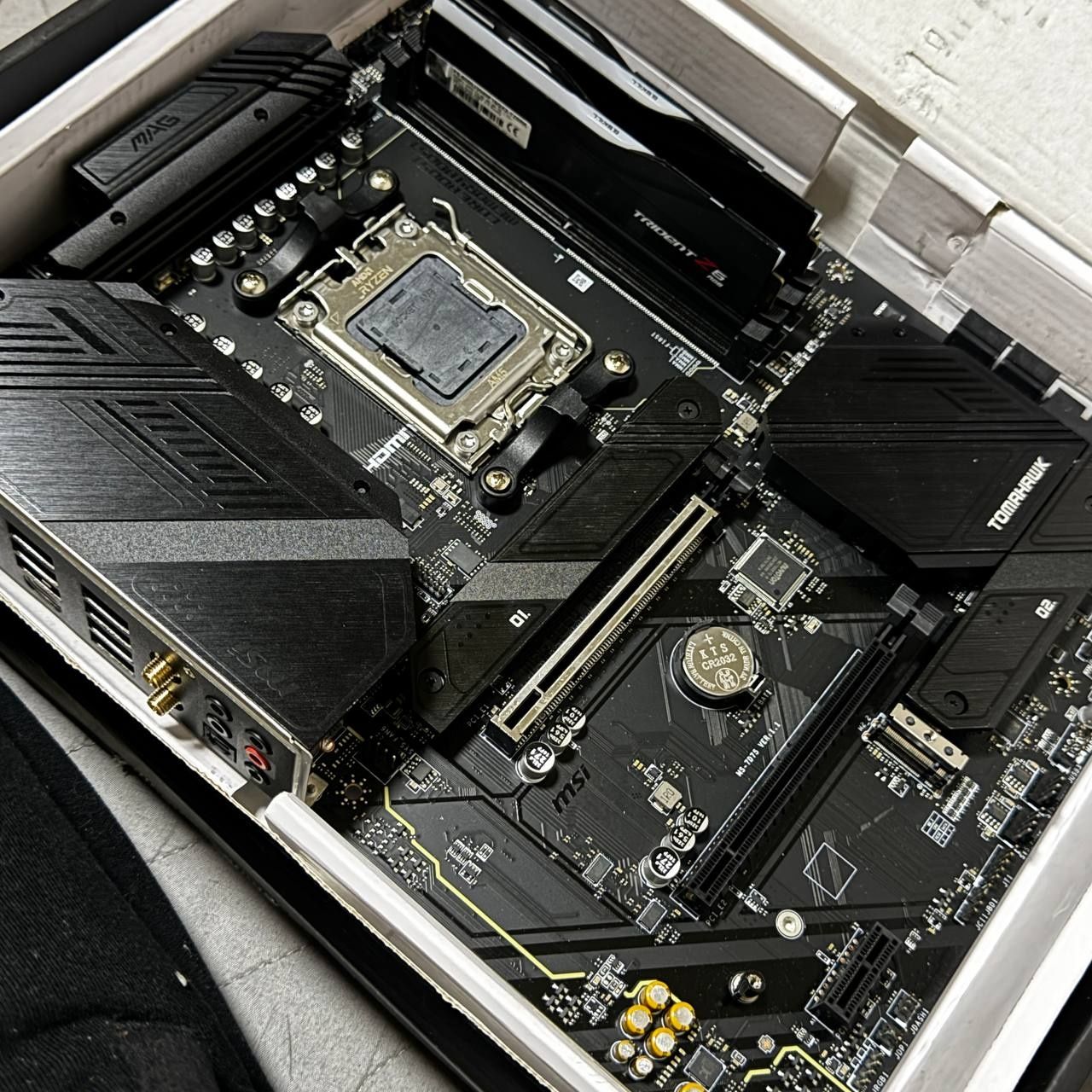 Ryzen 5 7500f  b650 ddr 5 32(16×2) 6000

Комплект мат плата + проц + О