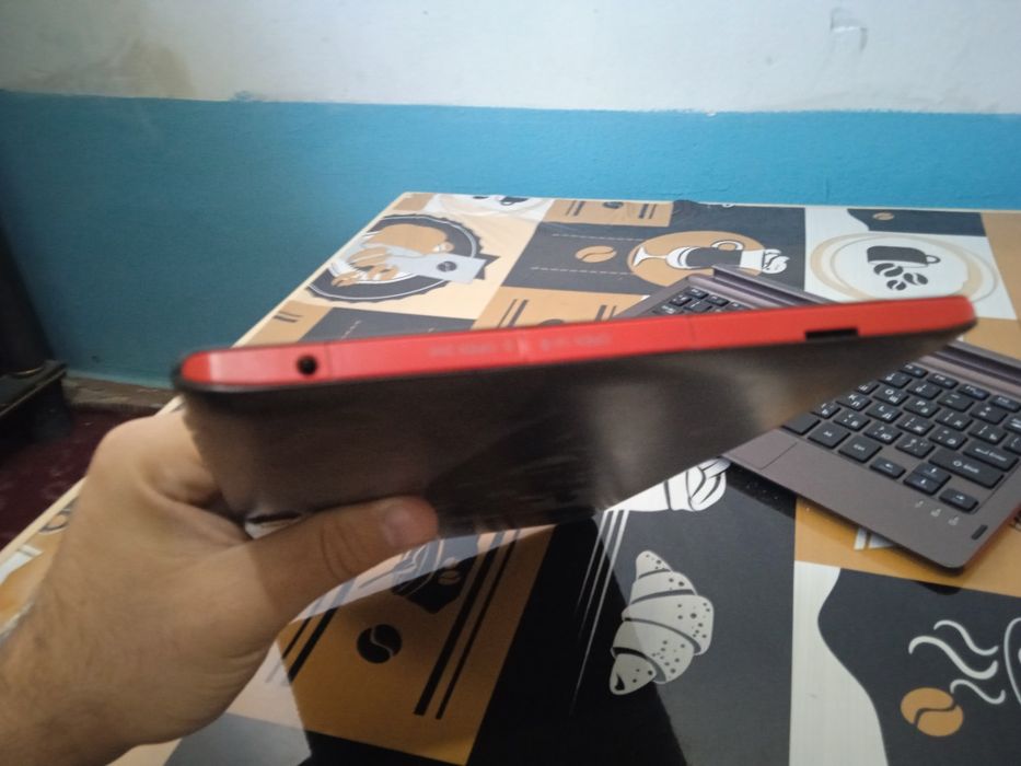 Pertigio planshet noutbook sotiladi