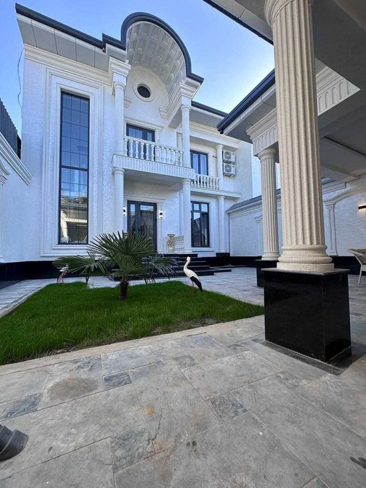 Yashnobodda 3 qavatli 6 xonali yangi uy, 2.5 sotix, 80% tayyor,