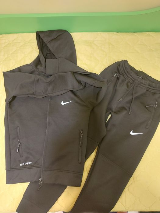 Детски спортни екипи NIKE