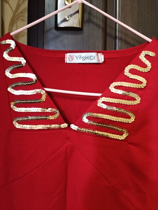 Продаются кофточки.