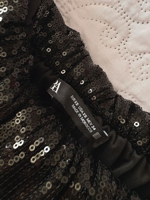 Черна рокля Zara