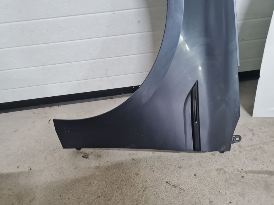 Ușa stângă fata Megan 4