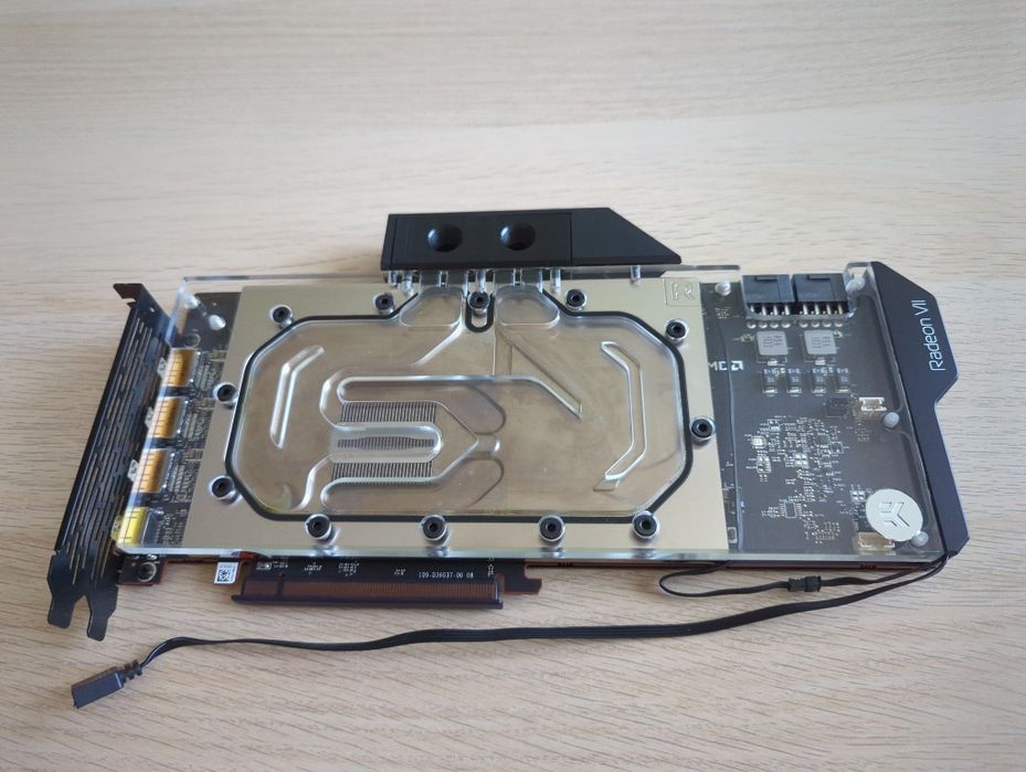 AMD Radeon VII video card + EKWB за водно