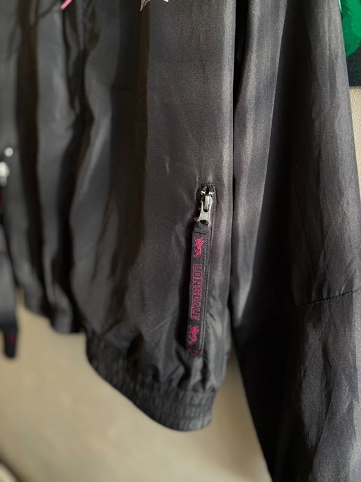 Спортно яке Lonsdale London- с качулка и акценти в розово