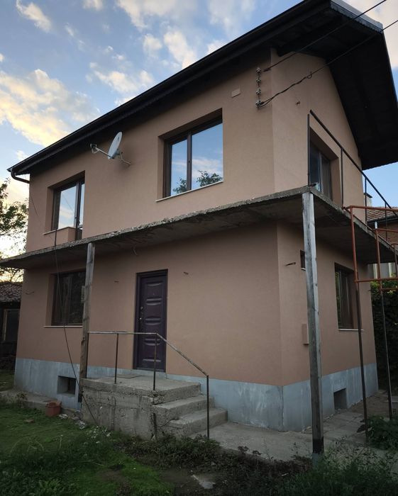Продавам къща на 7км от Пазарджик