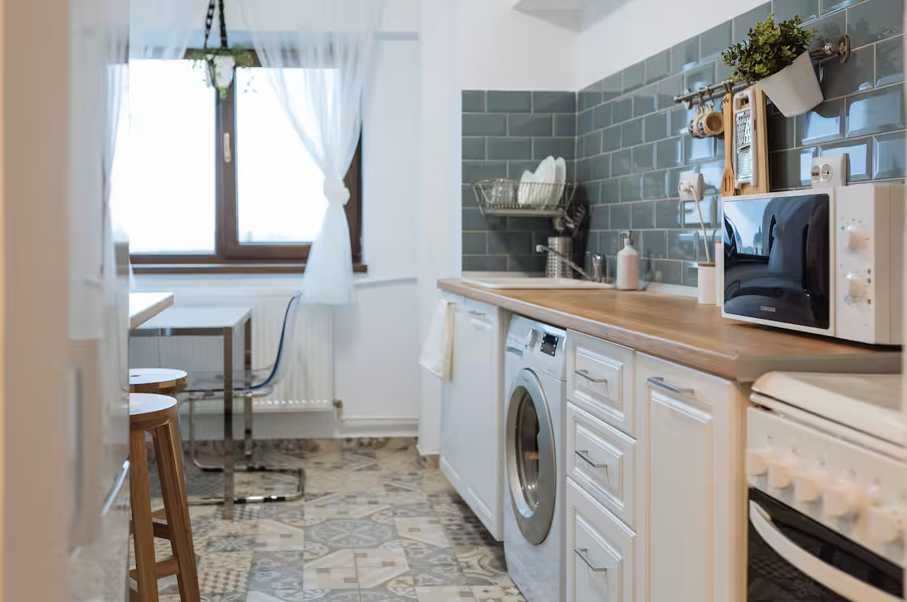 Proprietar vind apartament cu 4 camere Fantani -Piata Unirii