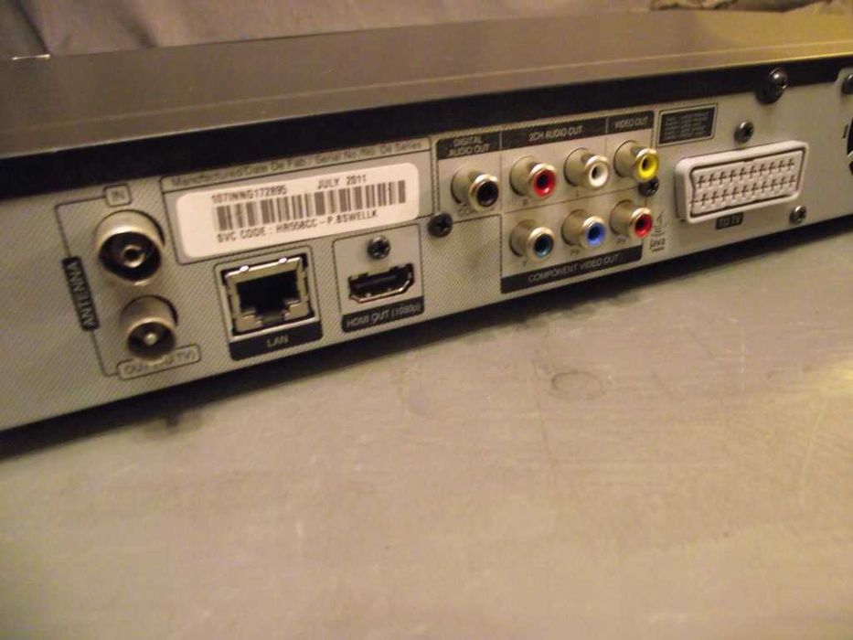 Hard disk recorder with 3D Blu-ray Combi TUNER HD
