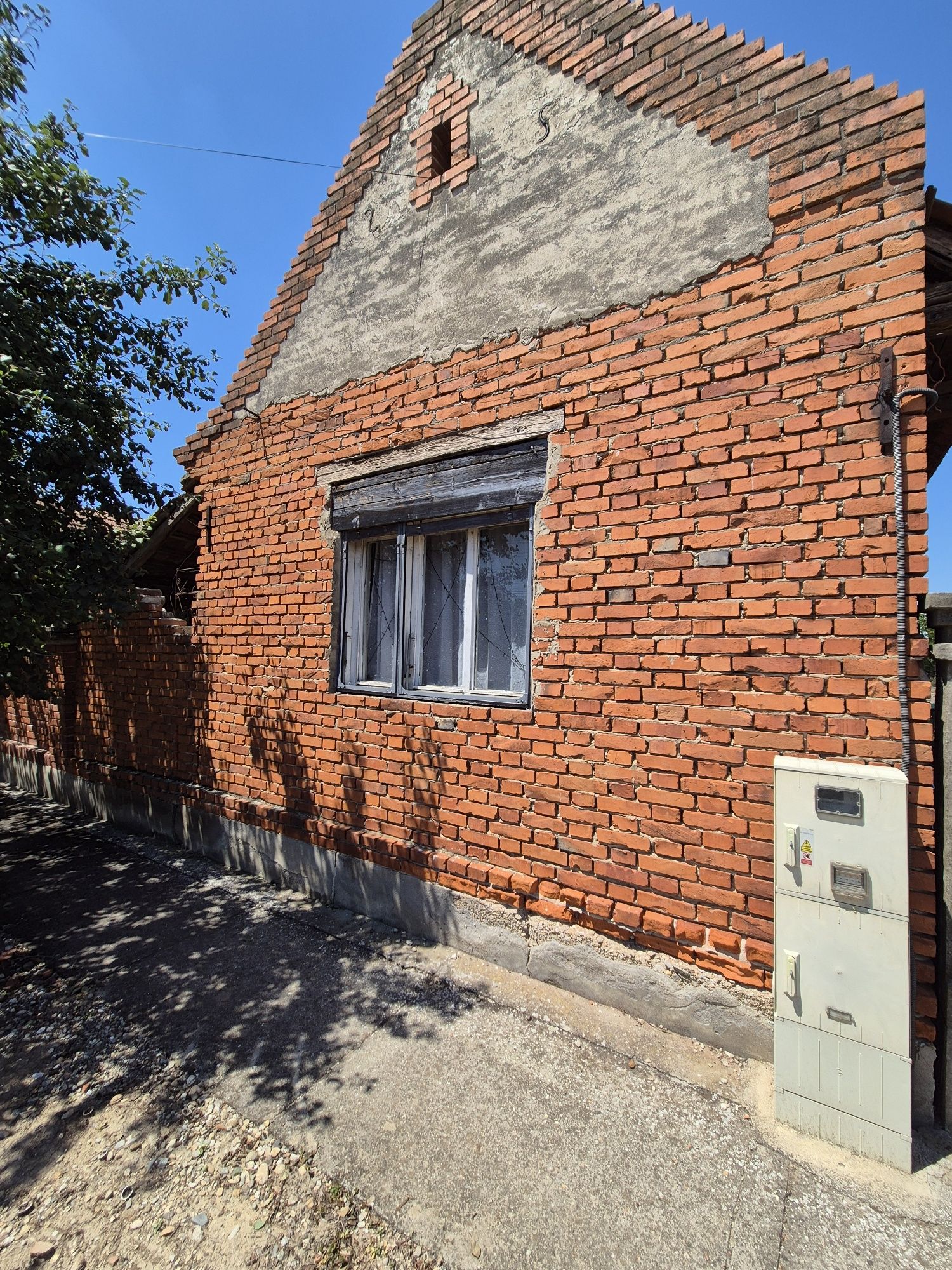 Casa la sat Păru