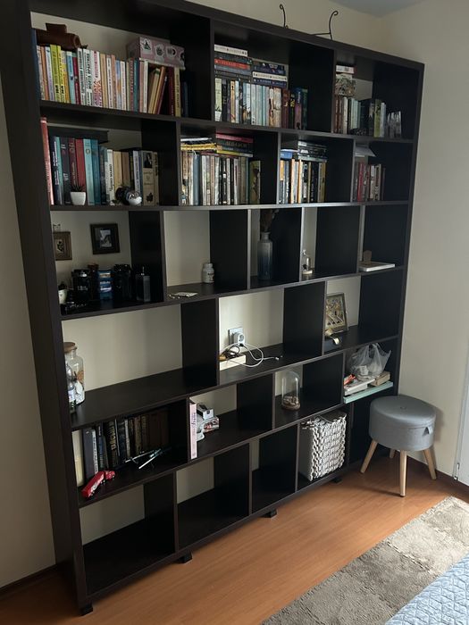 Библиотека, цвят Венге, като нова