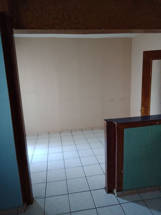 Apartament cu 3 camere de închiriat