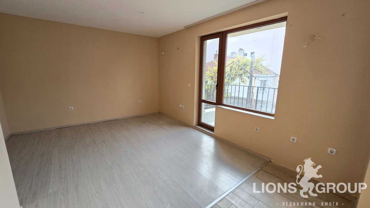 Продава се Двустаен апартамент в Варна, Аспарухово - 55 кв.м за 1728 €/кв.м - Снимка #3