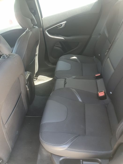 Volvo V40 / 2.0 Diesel / An 2015 / Euro 6