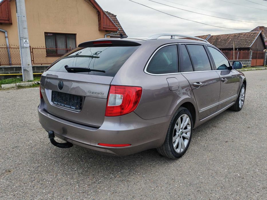 Skoda Superb 2.0 TDI, 140 CP, Climatronic, Navi, Euro 5, Germania