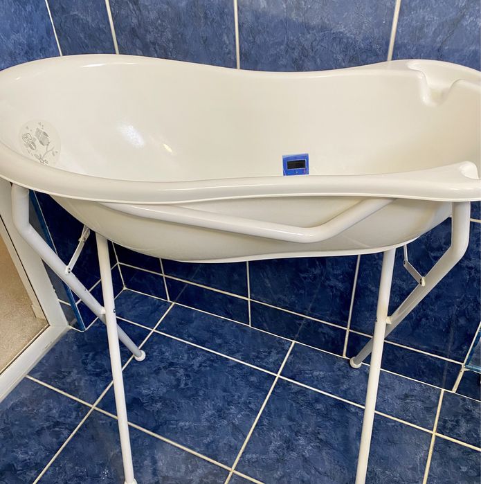 Cadita de baie cu senzor de temperatura + suport pentru cadita