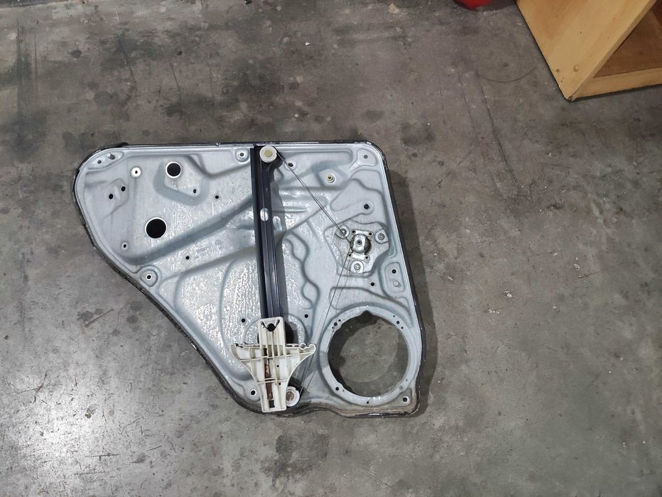 Macara spate stanga dreapta manuale volkswagen passat b5.5 2001-2005