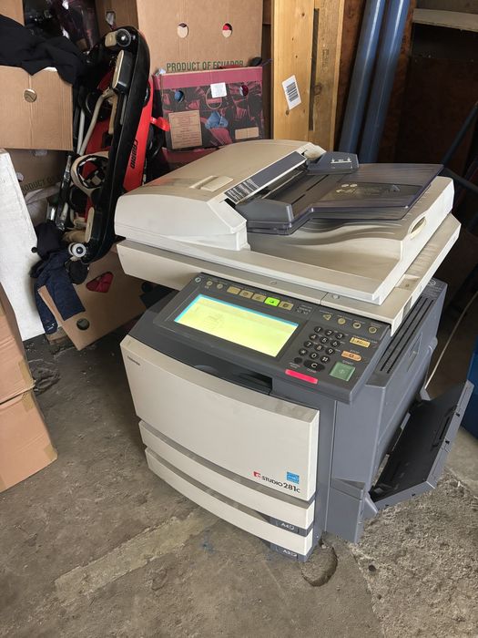 Vând copiator Toshiba Estudio 281c