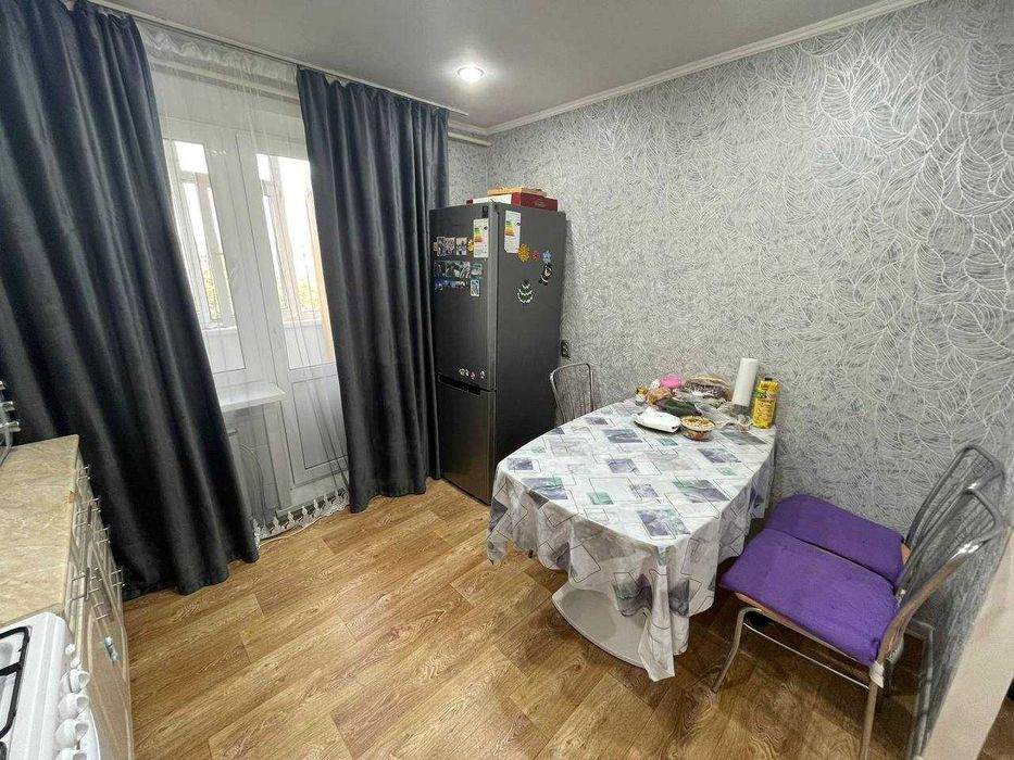 Продам отличную двухкомнатную квартиру в 8 микрорайоне