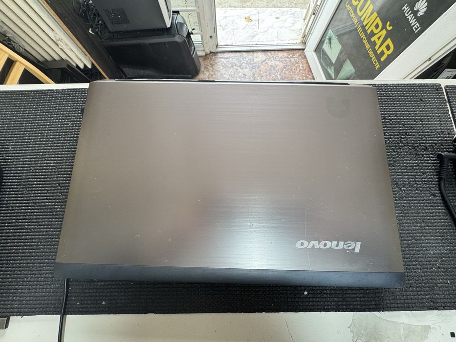 Vand laptop lenovo v570