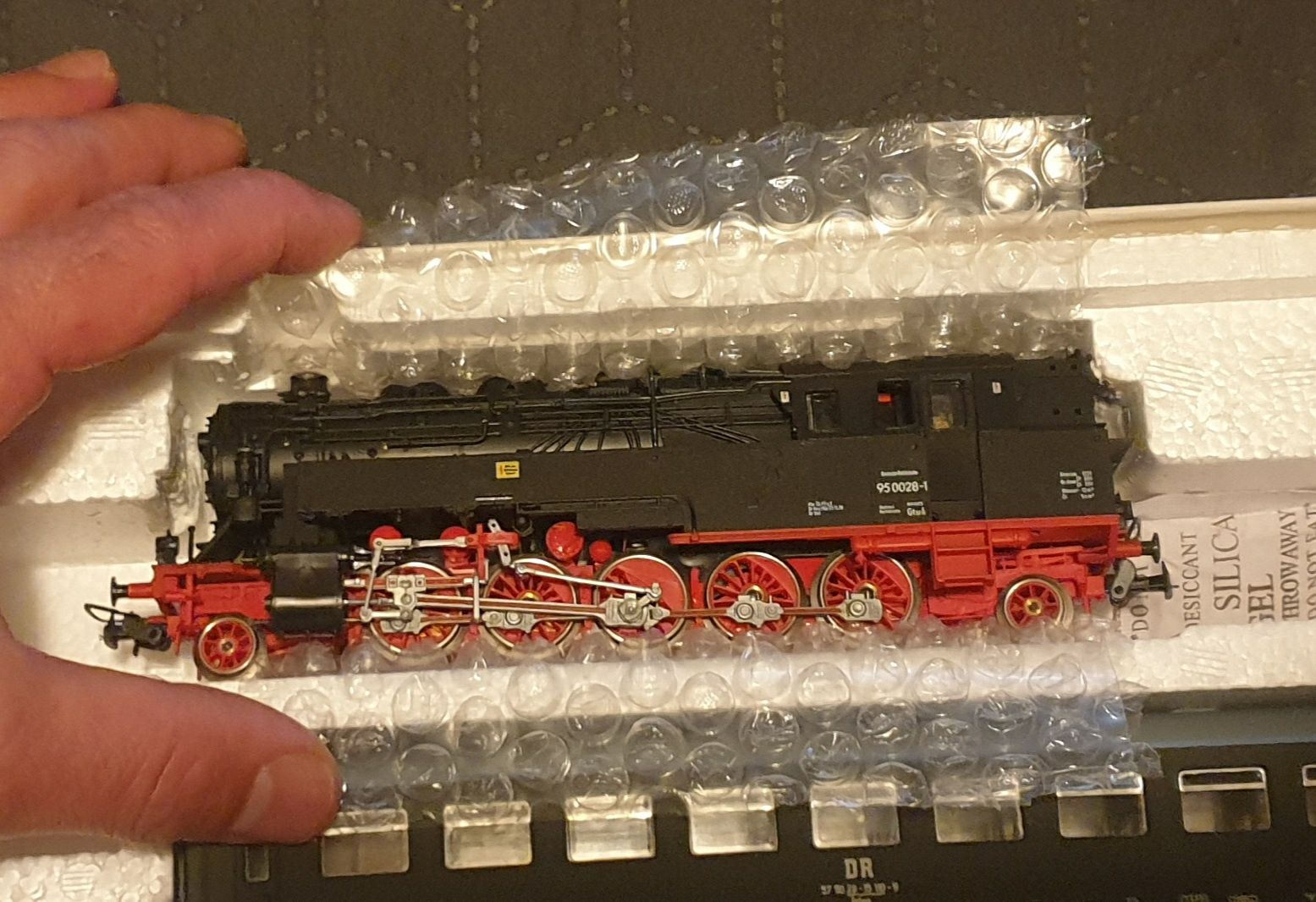 Продавам Локомотиви  Piko и Roco и вагон Piko HO  1/87