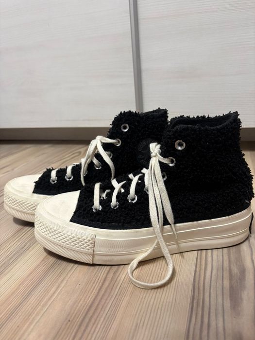 Оригинални зимни пухкави детски кецове Conversse