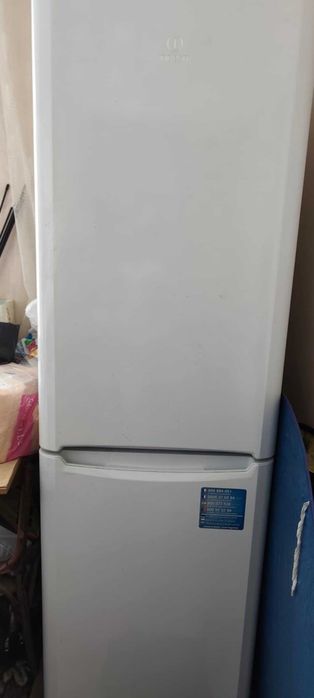 Хладилник с фризер