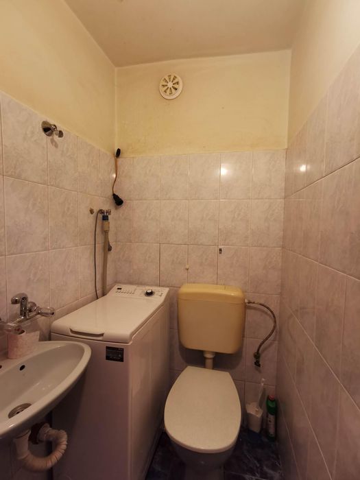 Дава се под наем Двустаен апартамент в Бургас, Център - 60 кв.м за 280.5 € - Снимка #5