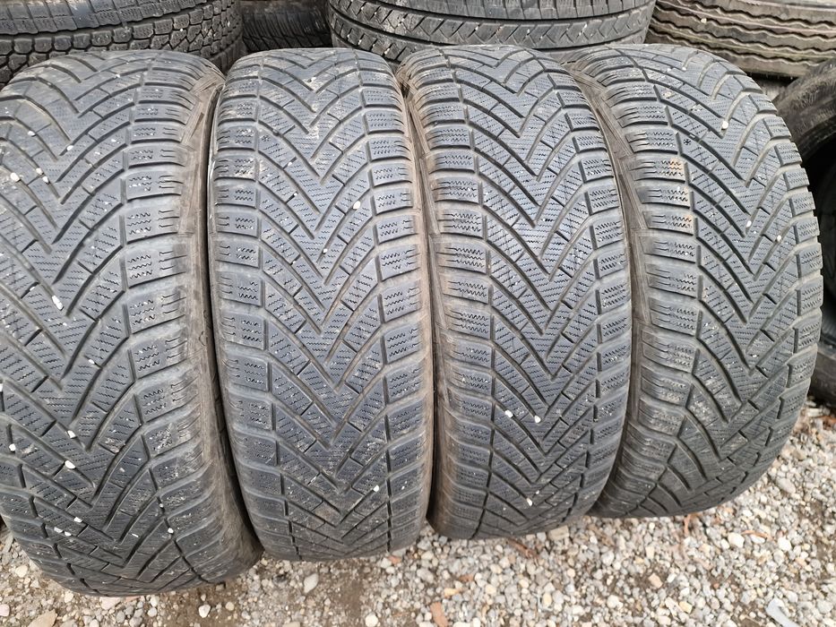 Anvelope 215/65R16 marca Vredestein, M +S, 8 mm,DOT 2022