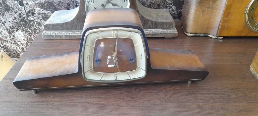 Стари камини механични часовници