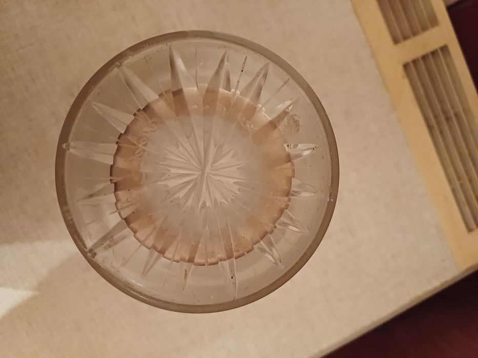 Стара кристална ваза