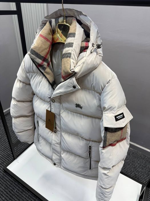 Oferta!! Geaca bărbați Burberry,calitate top,am mai multe mărimi