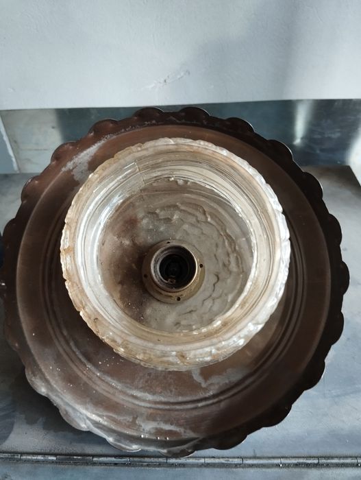 Vând lustră cu trei becuri