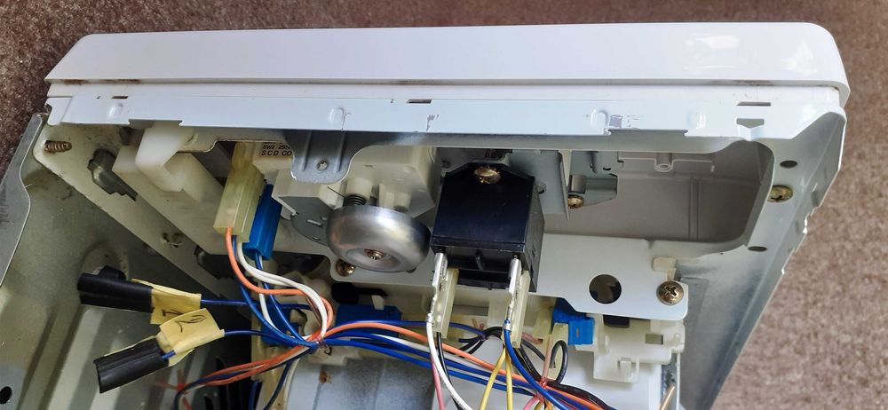 Микровълнова фурна Samsung за ремонт или части.