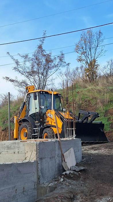 Услуги с Минибагер 4 тона, Комбиниран Багер, Самосвали 3,5 т, 15т. 35т