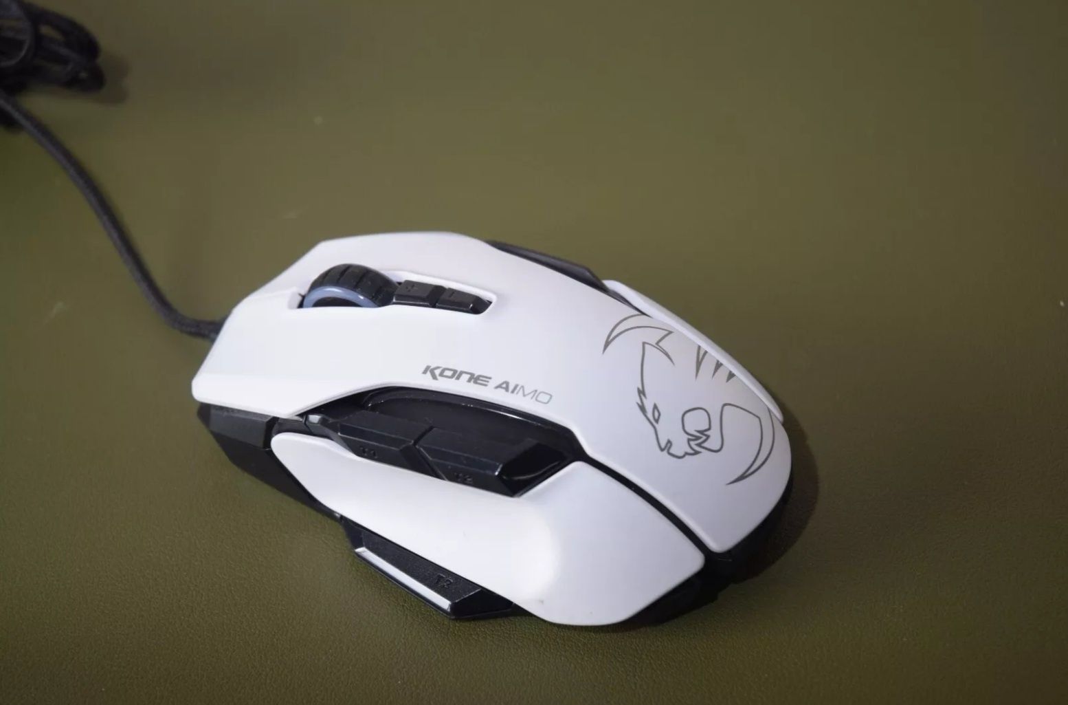 ТОП Геймърска Мишка Roccat Kone AIMO, в бяло
Кратко описание
Снимки