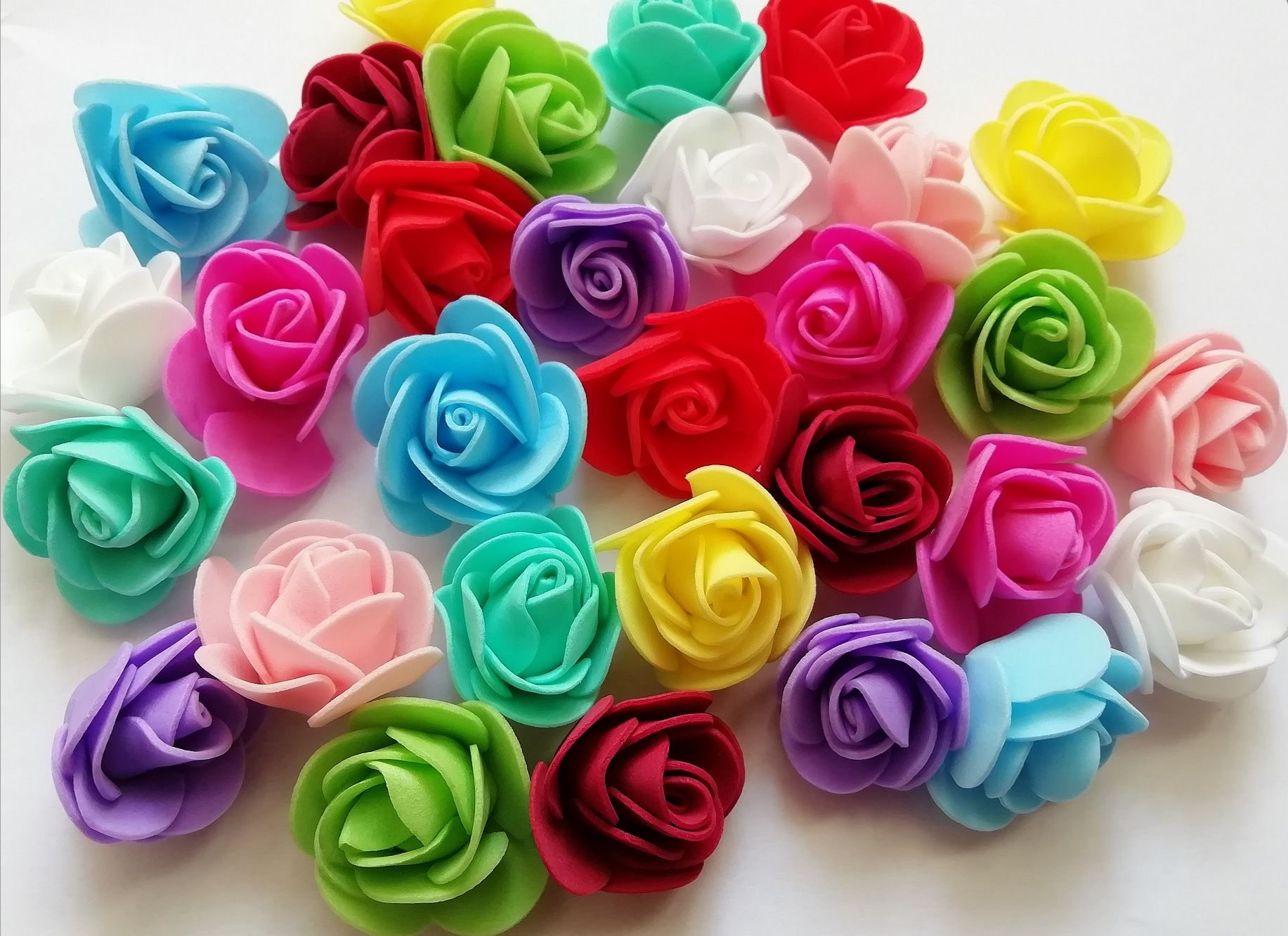 Trandafiri din spuma 3,5cm diverse culori si modele