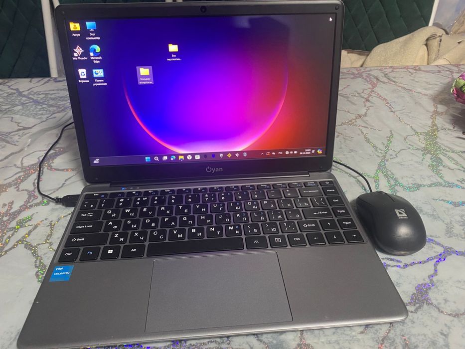 Нутбук oyan хорошая качество все работает