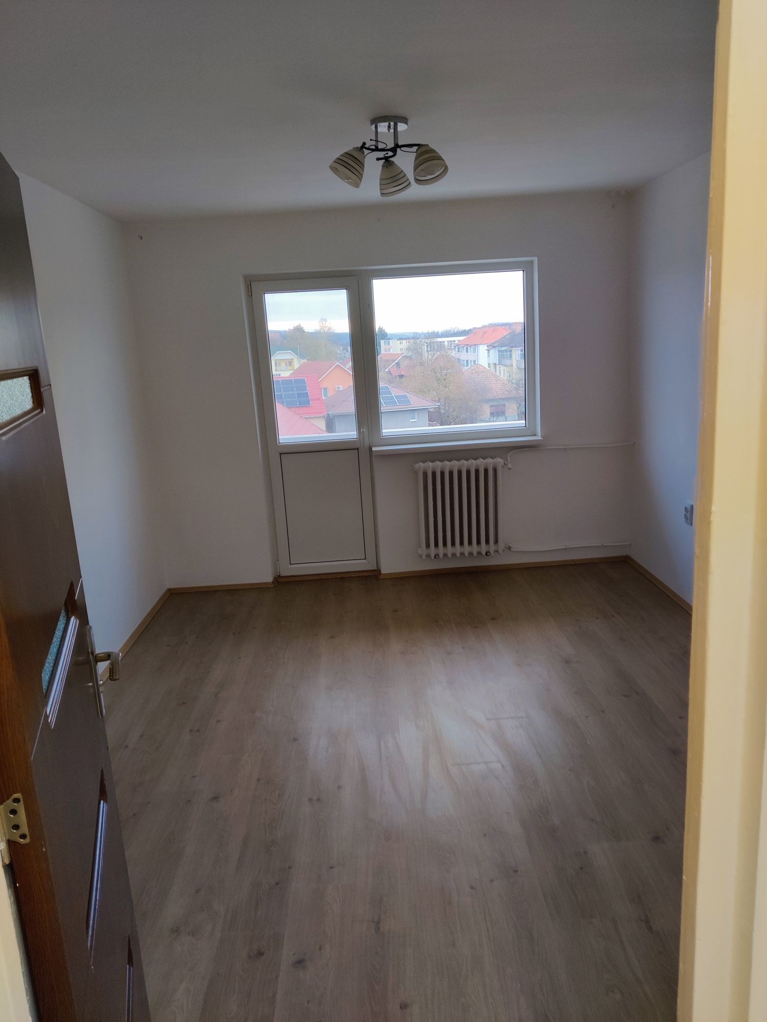 Vând apartament 3 camere in Luduș