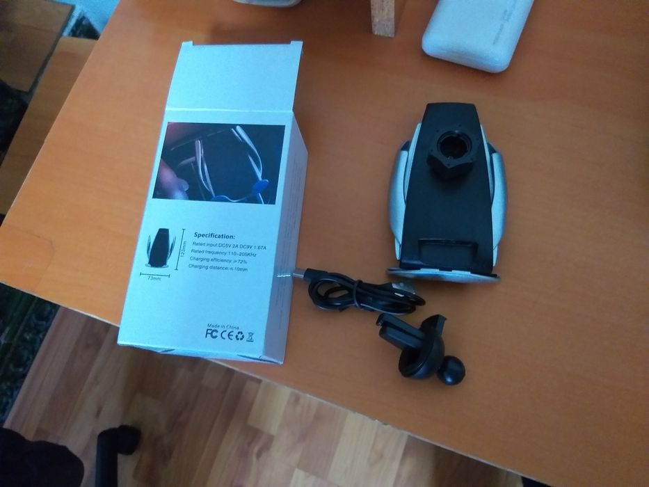 Suport auto cu incarcare wireless