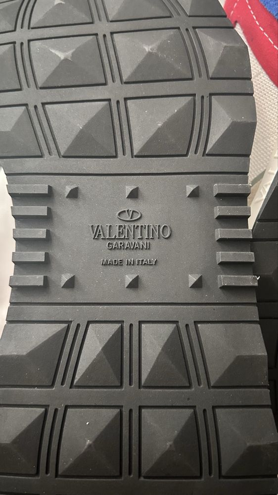 Valentino Garavani Netrunner номер 44