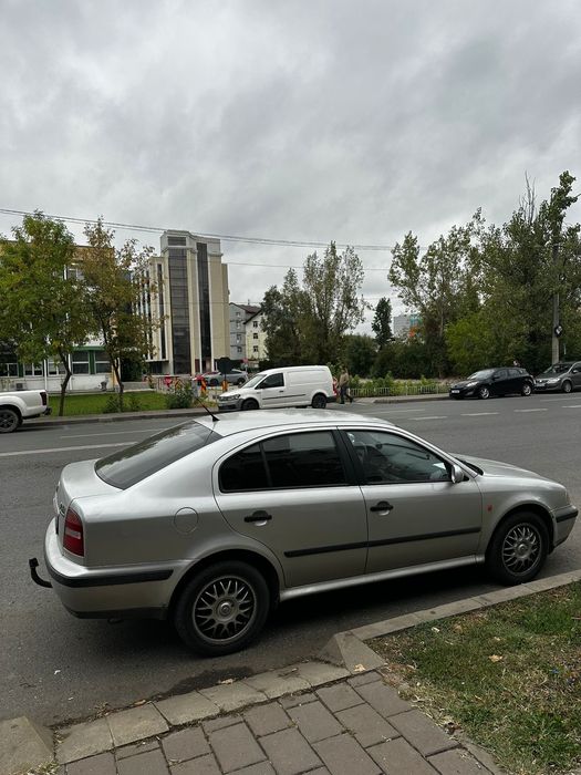 Skoda octavia 2,0 benzina