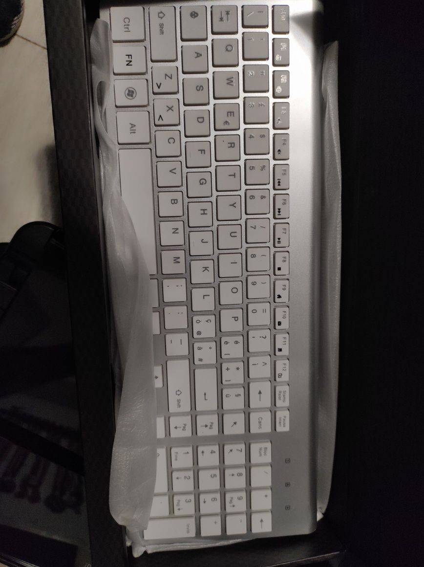 Tastatură și mouse wireless