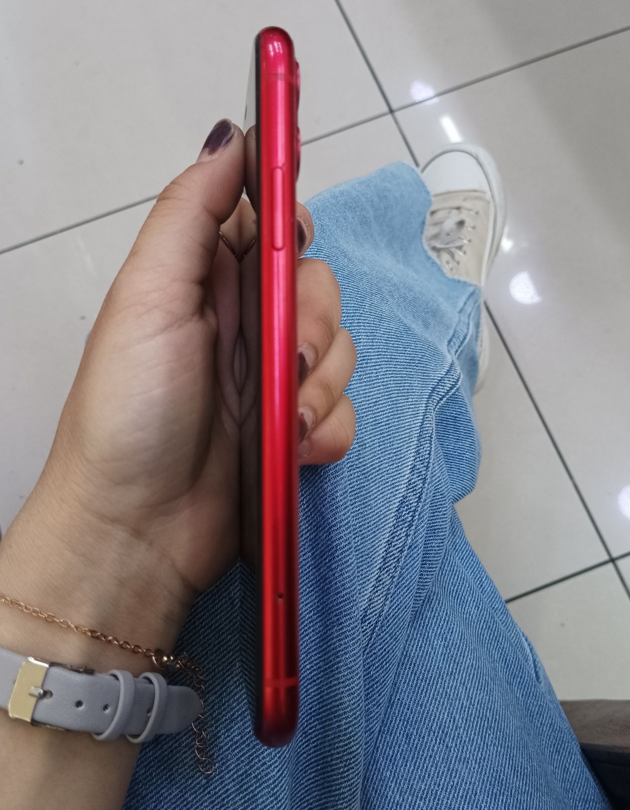 Iphone 11 ideal  .