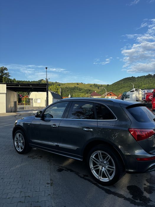 Audi Q5 S-line 2.0 TDI quattro