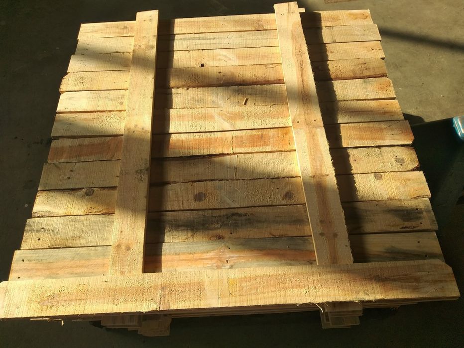 Vand scandura , lemne foc , paleti plastic , cutii depozitare