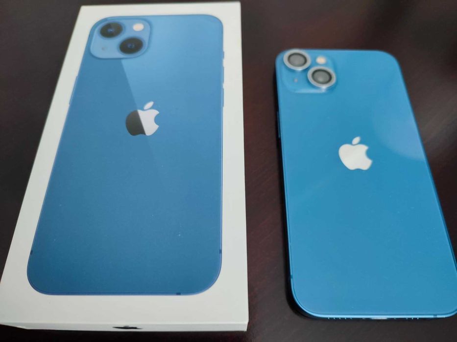 Мобилен телефон iPhone 13  256 GB  отлично състояние син цвят