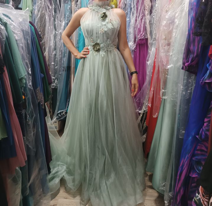 Vând rochie elegantă