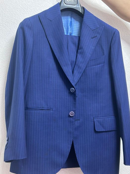 Продам костюм в идеальном состоянии