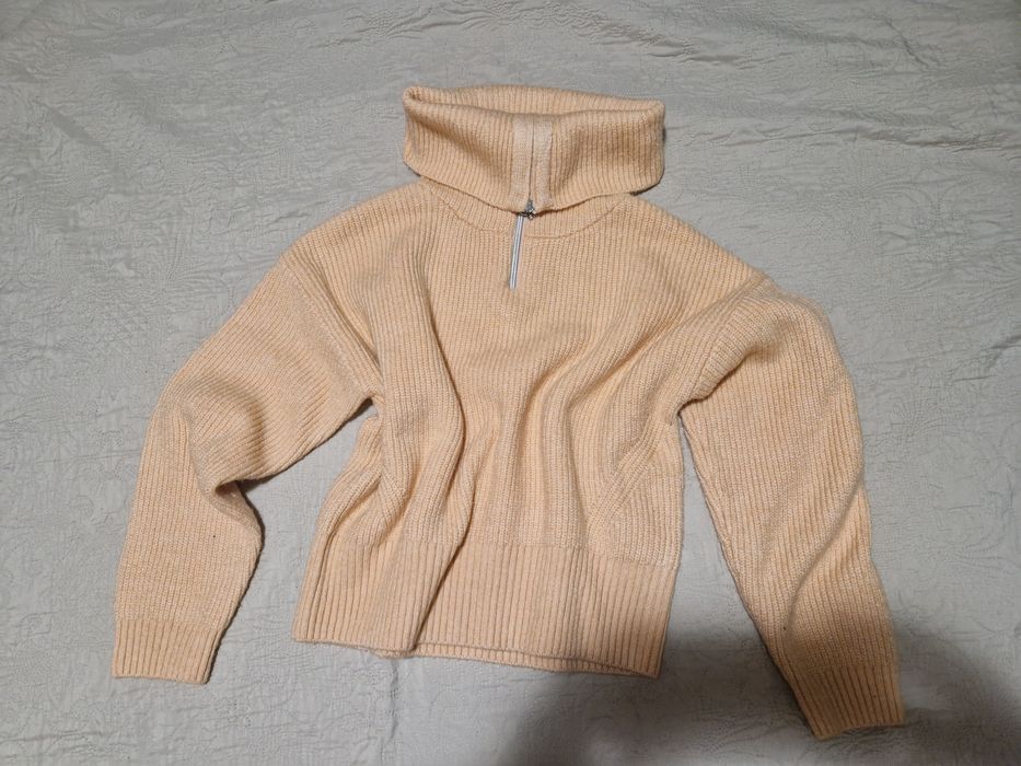 Pulover cu guler si fermoar